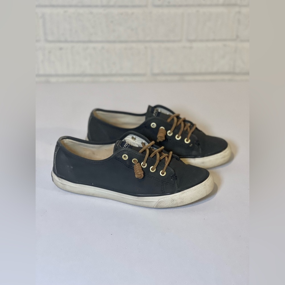Woman's size 8 Sperry's